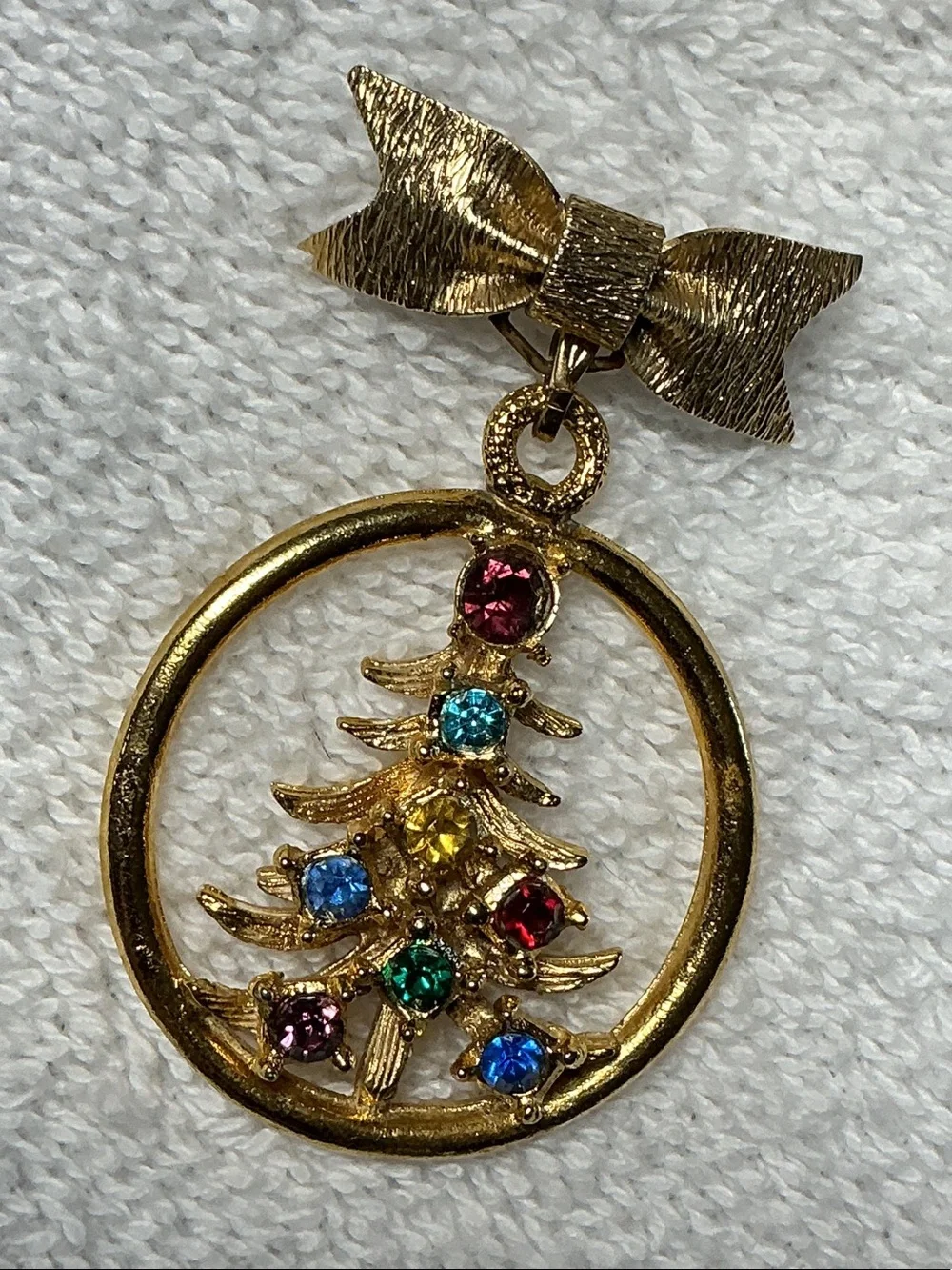 Vintage Christmas Tree Dangle Brooch with Multicolor Stones